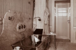 A Köstlergasse 3 szám alatti Wagner-ház fürdőszobája, 1899. Fotó: Peter Kainz © magángyűjtemény