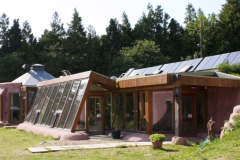 1_Earthship_Brighton_Front