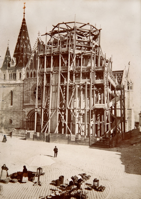 A Mátyás-templom építésének kezdete, 1890 k. © BTM